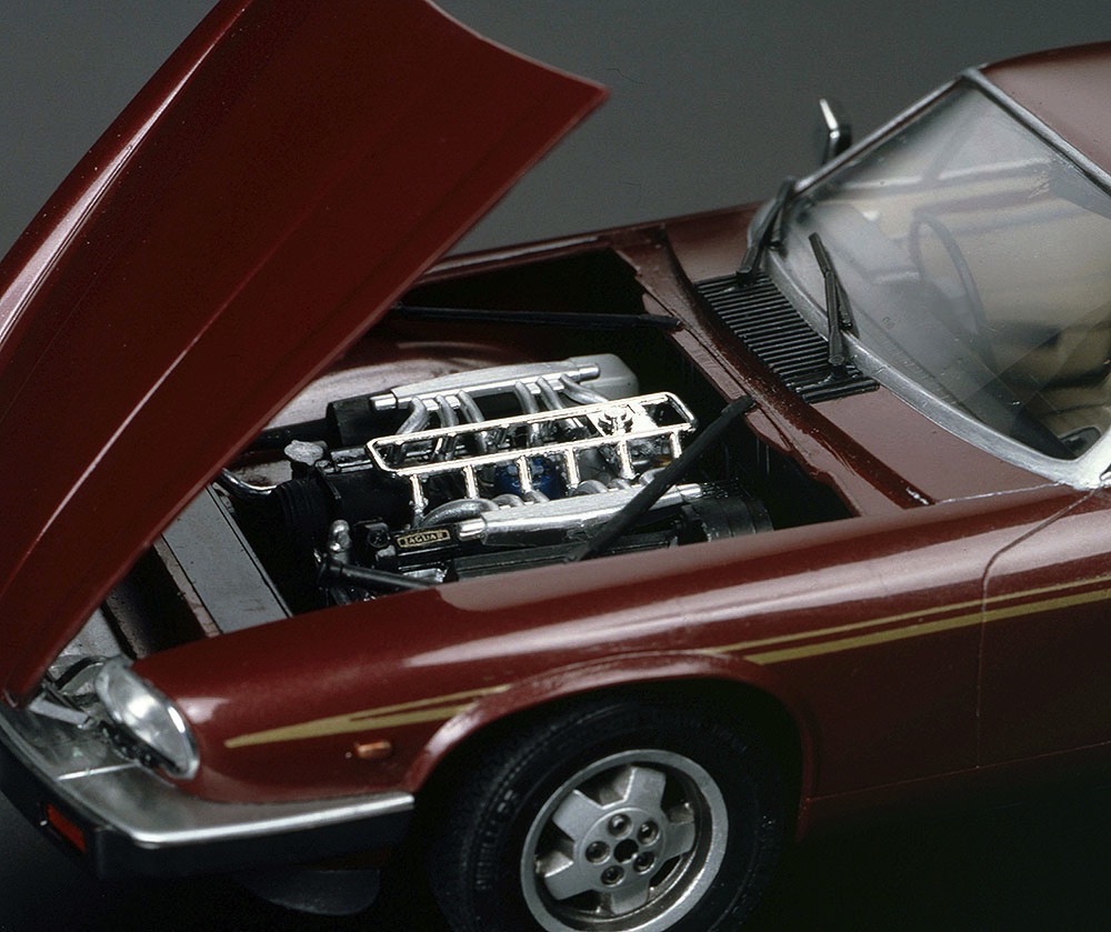 Scalehobbyist.com: Jaguar XJ-S V12 by Hasegawa Models