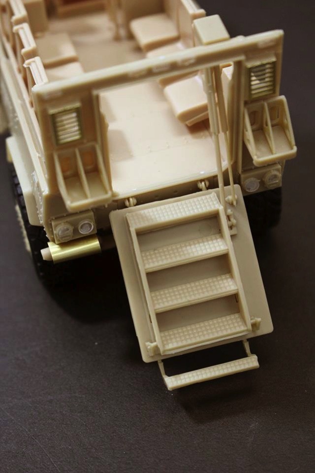 Scalehobbyist.com: 4x4 MRAP Armoured Fighting Vehicle by