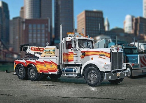 Scalehobbyist.com: Kenworth K-900 Wrecker by Revell of Germany