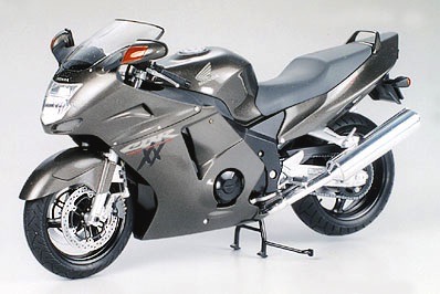Scalehobbyist Honda CBR1100XX Blackbird by Tamiya Models and Paints