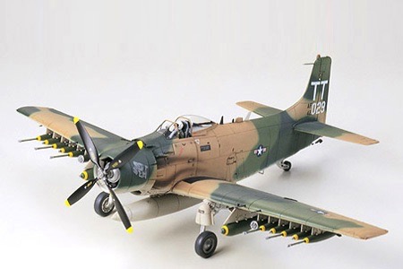 Scalehobbyist Com Douglas A 1j Skyraider By Tamiya Models And Paints